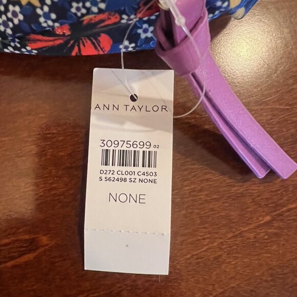 NWT Ann Taylor Makeup Bag - Floral ~ 9.5" x 5.5" - Picture 3 of 3